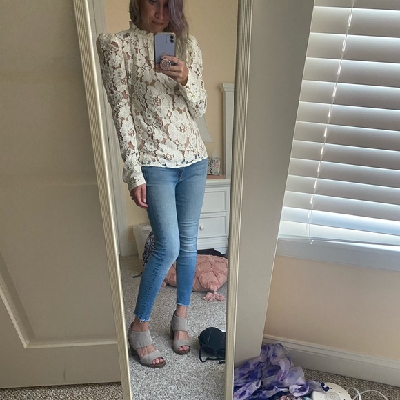 Meet your Posher, Jessica PS ALWAYS up for a great TRADE - Picture 8 of 16